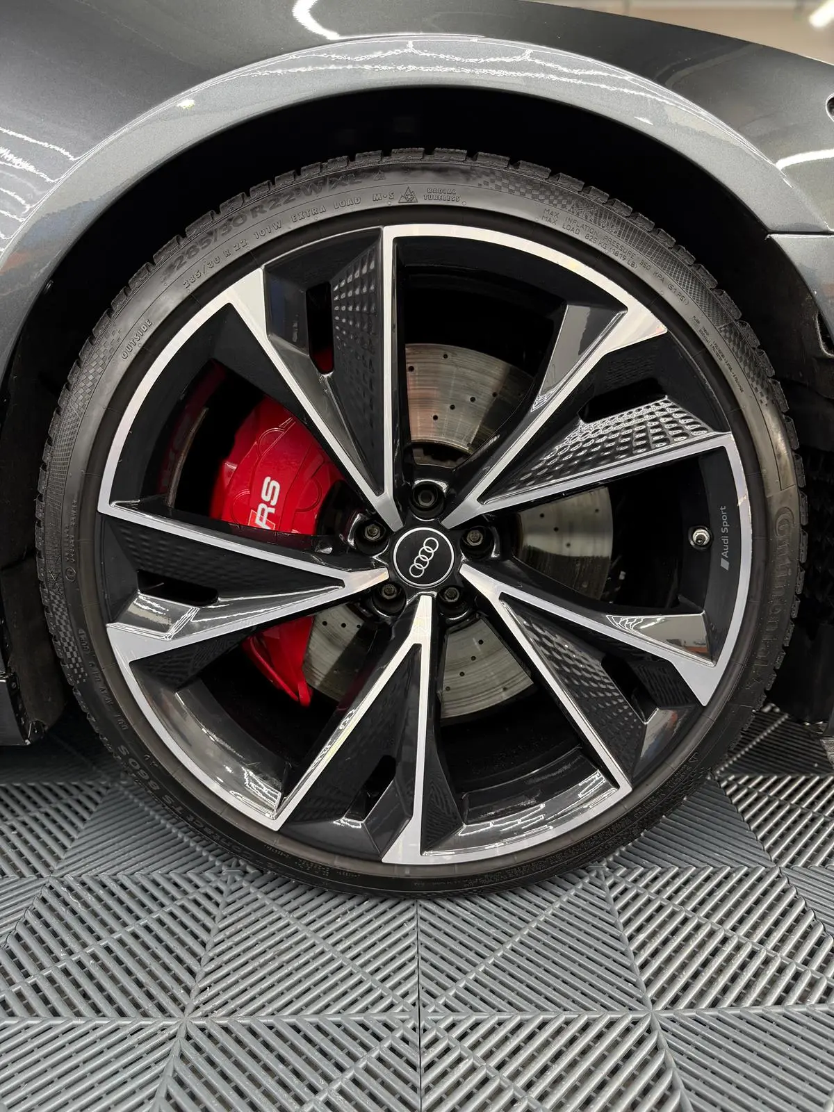 Bremssättel mit Logo