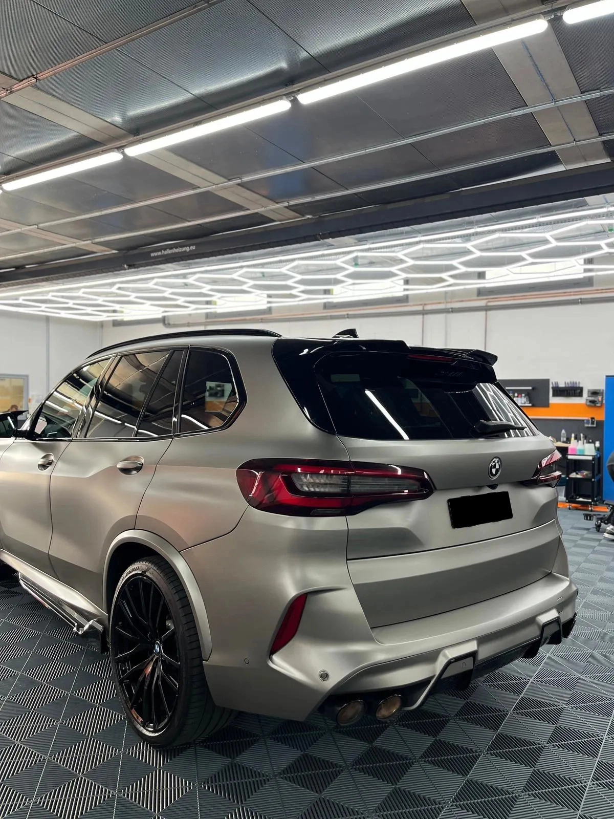 Glänzende Folierung