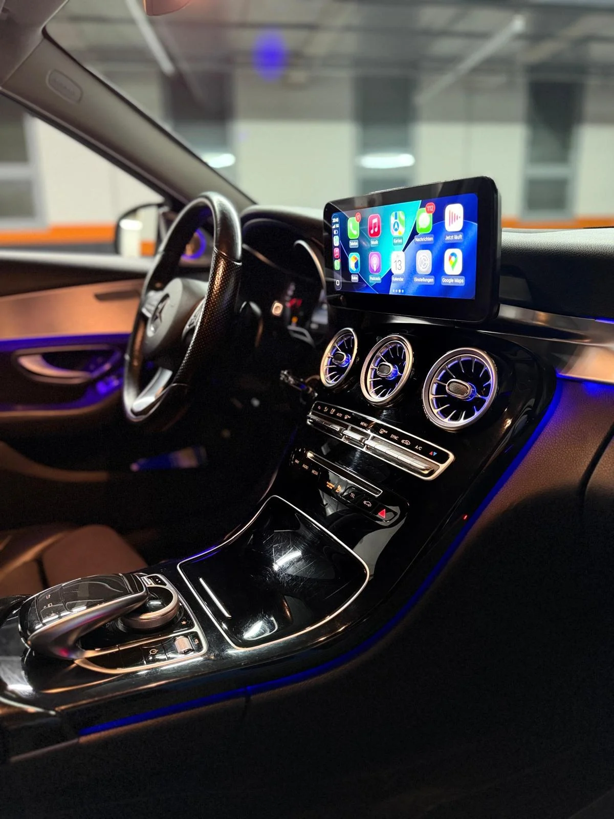 Luxus-Innenraum mit Sternenhimmel